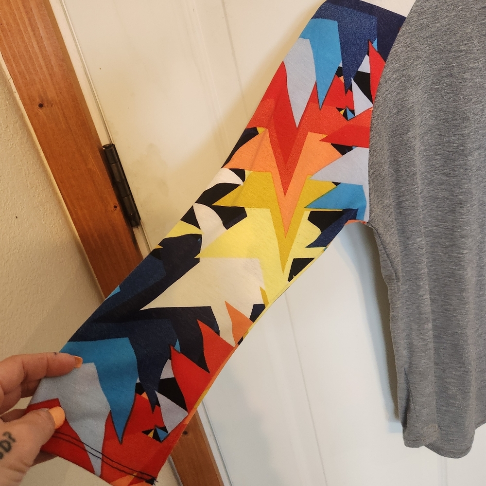 LulaRoe Randy shirt - Picture 2 of 2